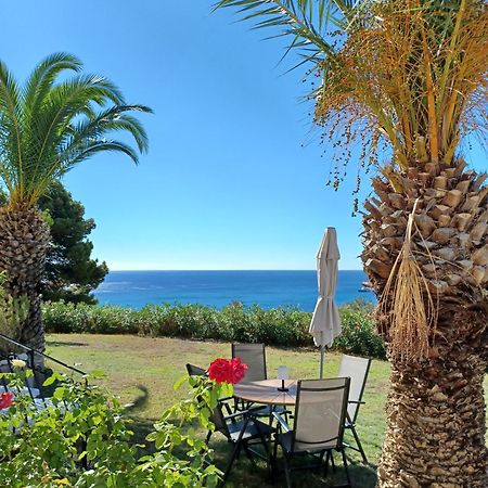 Nerissa Bungalow 2, Two Bedroom House With Sea View 스파르티아 외부 사진